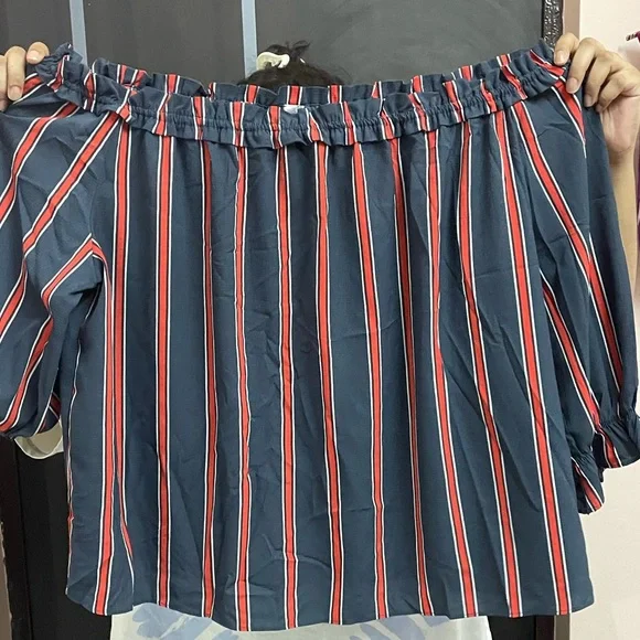 New | Striped stylish off shoulder H&M top - Picture 2 of 5
